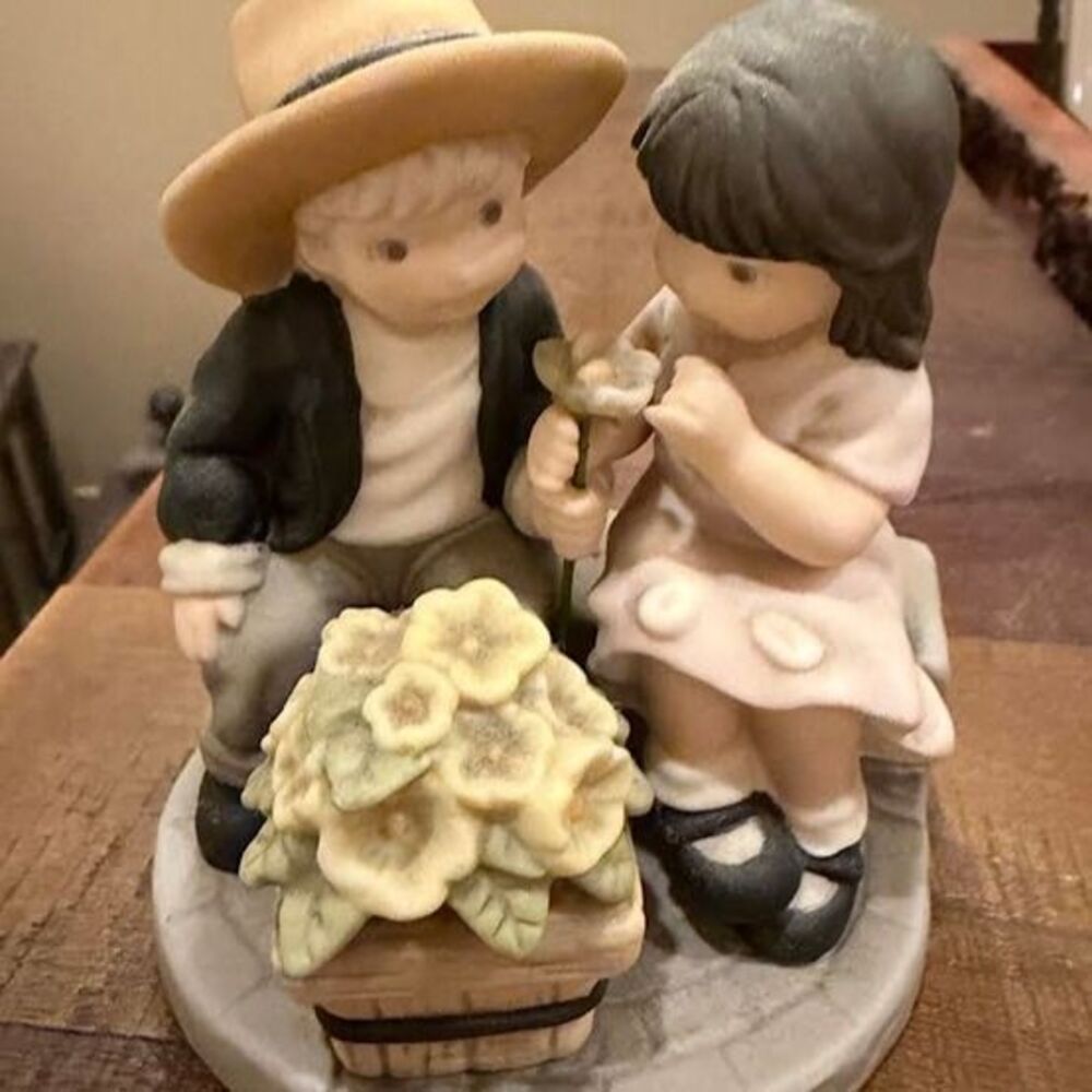 Enesco Kim Anderson Pretty As A Picture Figurine